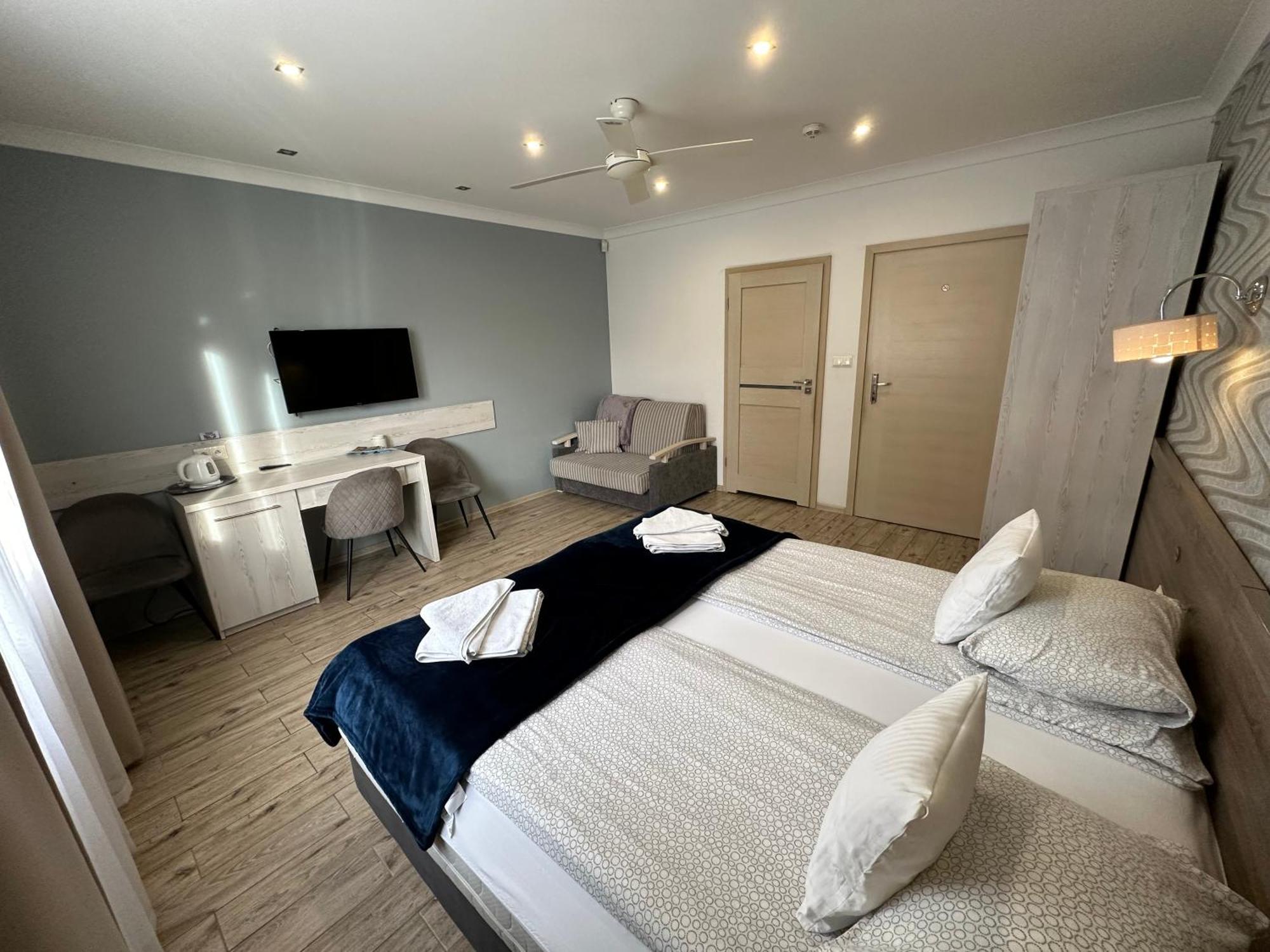 Maximus Hotel Ustka Ngoại thất bức ảnh